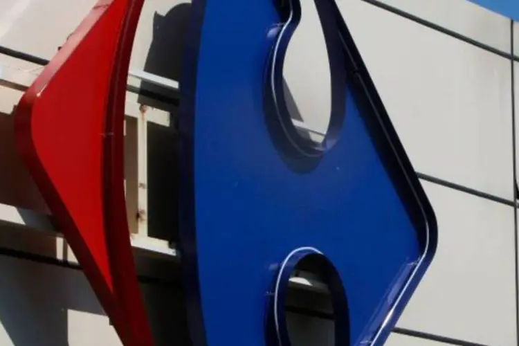 
	Logomarca do Carrefour: a maior varejista da Europa afirmou que vai unir os shoppings da Klepierre aos 45 shoppings do Carrefour na Fran&ccedil;a
 (John Kolesidis/Reuters)