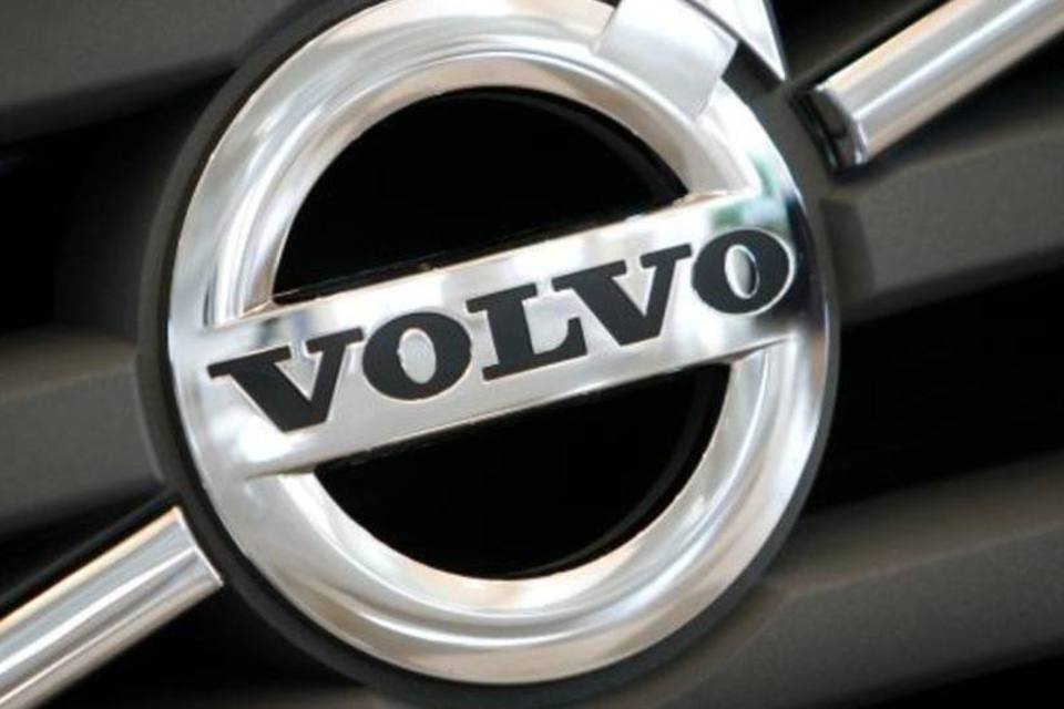 Volvo coloca bonecos de teste para curtir o Carnaval