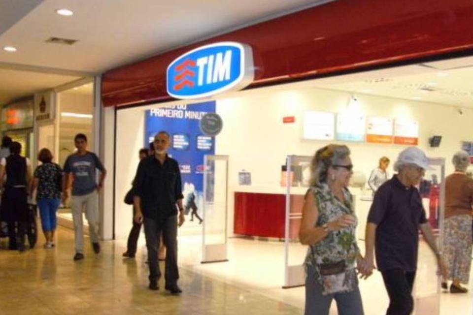 TIM alcança Claro no mercado de telefonia móvel