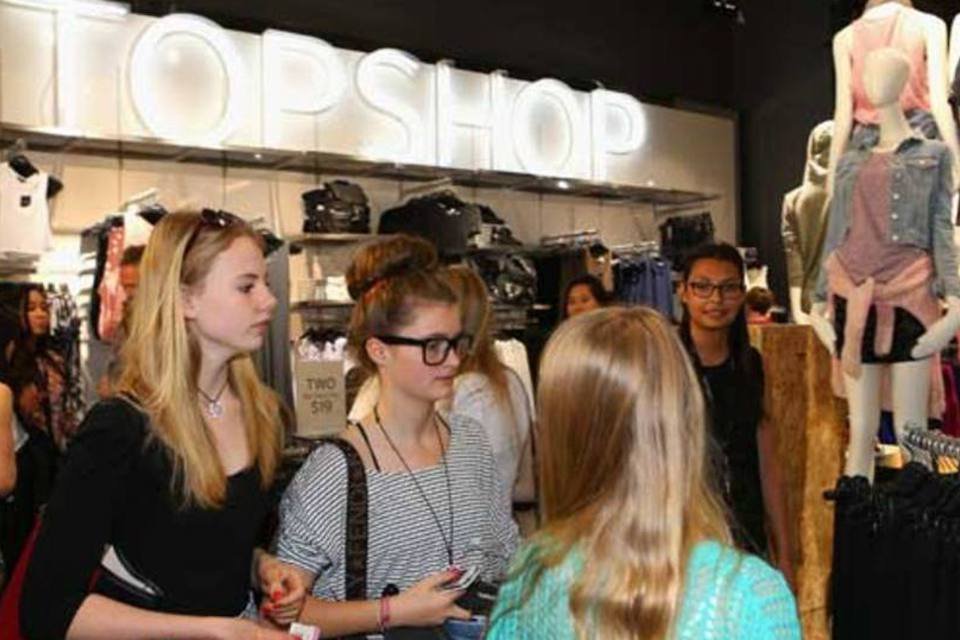 Bilionário vende 25% da Topshop à fundo americano