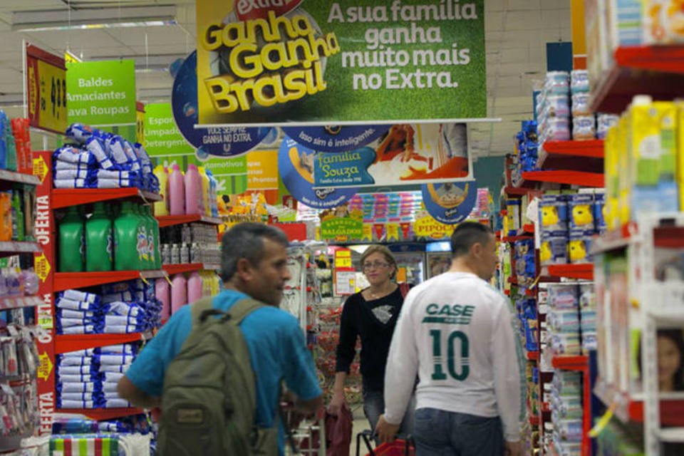 Consumidor vai menos aos supermercados