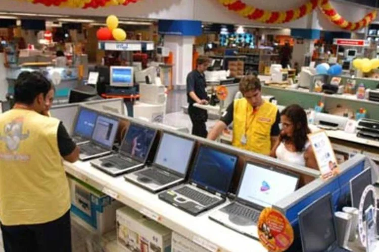Entre junho e julho de 2010, inadimplência do consumidor aumentou 1,5% (.)