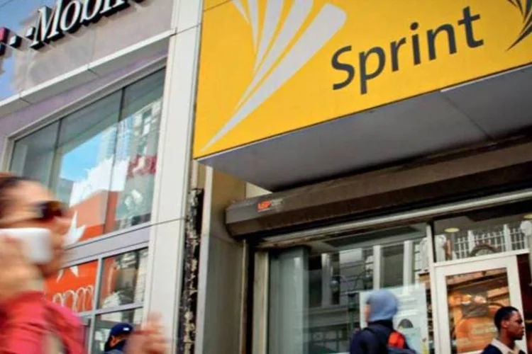 
	A Dish fez uma contra-proposta de US$ bilh&otilde;es no m&ecirc;s passado pela Sprint contra o acordo firmado pela SoftBank em outubro para pagar US$ 20,1 bilh&otilde;es por 70&nbsp;%&nbsp;da Sprint
 (Mark Lennihan/AFP Photo)