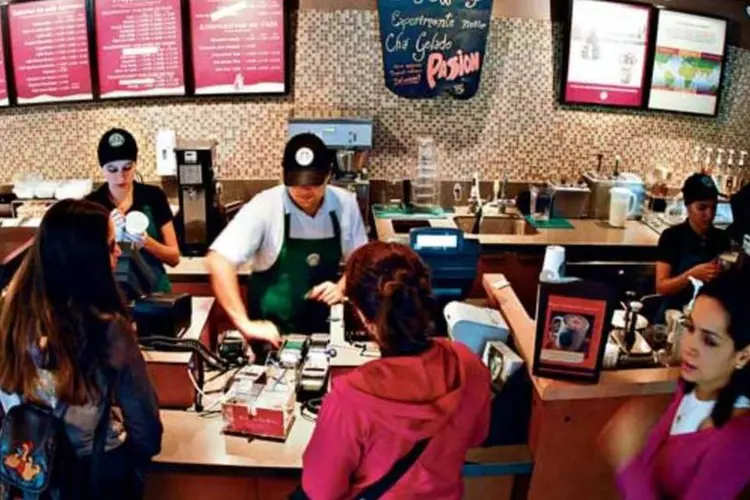 Loja do Starbucks em São Paulo: Para utilizar o serviço, os consumidores podem fazer o download gratuito do aplicativo no site (Lia Lubambo/EXAME.com)