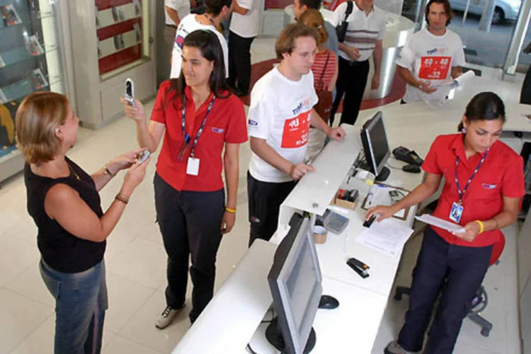 
	Loja de telefones celulares da TIM: empresas firmaram acordo para estabelecer negocia&ccedil;&otilde;es com clientes
 (LIA LUBAMBO/Divulgação)