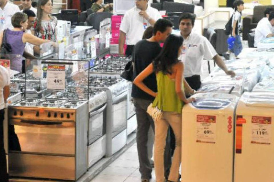 Intenção de consumo sobe 0,5% em fevereiro, FecomercioSP
