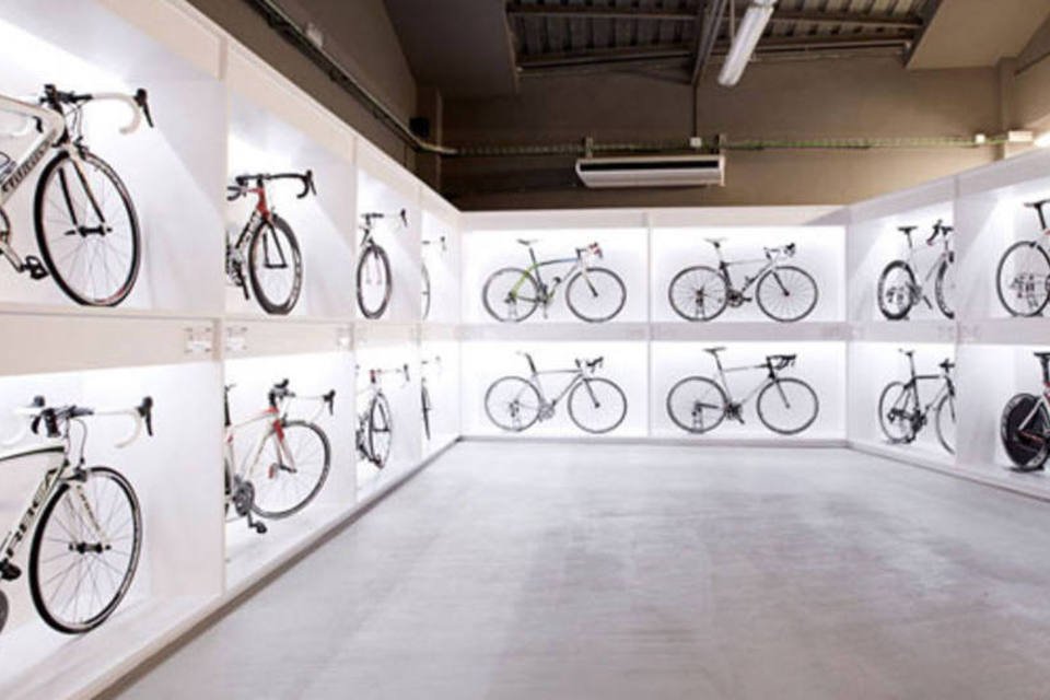 Loja de bicicletas de Barcelona tem cara de galeria de arte