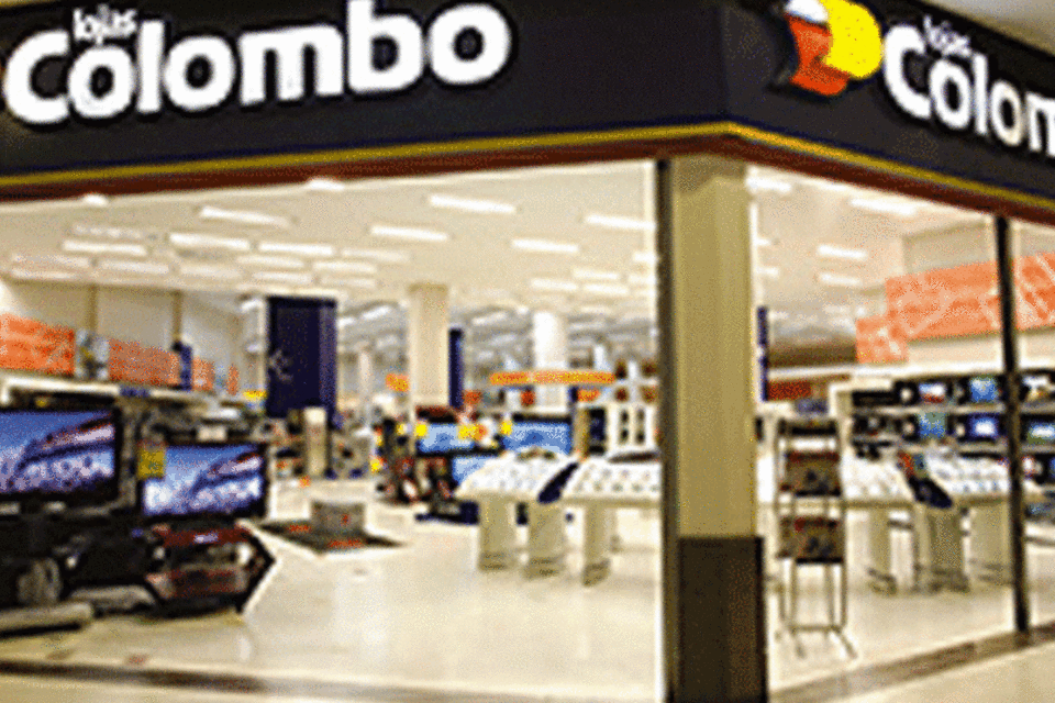 Lojas Colombo fazem liquidação com 300 mil produtos
