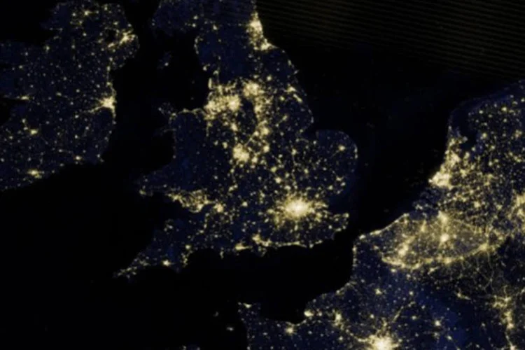 Fotografia foi capturada pelas lentes do satélite Suomi NPP, com raios infravermelhos (Divulgação/Nasa/Earth Observatory)