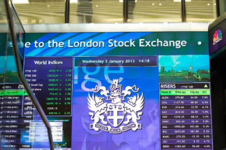
	Bolsa de Londres: FTSEurofirst 300 atingiu sua m&aacute;xima em cinco anos de 1.274 ponto no fim de setembro, enquanto o Euro STOXX 50 alcan&ccedil;ou o maior patamar em dois anos ao registrar 2.955 pontos
 (REUTERS/Paul Hackett)