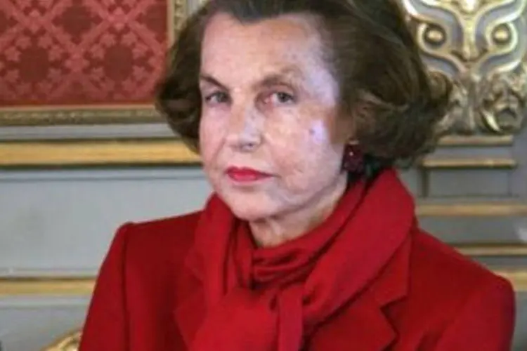 Novela em torno da mulher mais rica da França, Liliane Bettencourt, herdeira da L&#039;Oreal, adquire tons políticos (.)