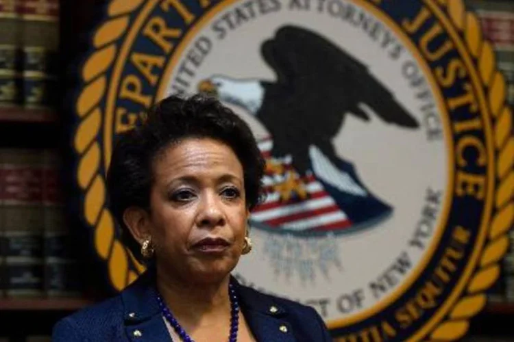 
	Loretta Lynch: a secret&aacute;ria negou que a pris&atilde;o de sete dirigentes em Zurique, na Su&iacute;&ccedil;a, tenha sido feita deliberadamente na v&eacute;spera da reelei&ccedil;&atilde;o de Joseph Blatter como presidente da Fifa
 (AFP/ DON EMMERT)