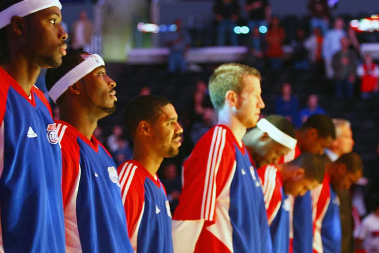 
	Time de basquete Los Angeles Clippers: Sterling, de 80 anos e dono do Clippers h&aacute; 33 anos, agora enfrenta uma tentativa da liga de for&ccedil;ar a venda de sua franquia
 (Wikimedia Commons)