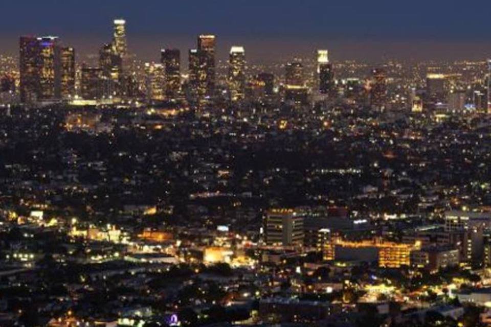 
	Los Angeles: demanda por energia el&eacute;trica chegou a 6.196 megawatts ontem, o dobro do consumo el&eacute;trico normal
 (Joe Klamar/AFP)