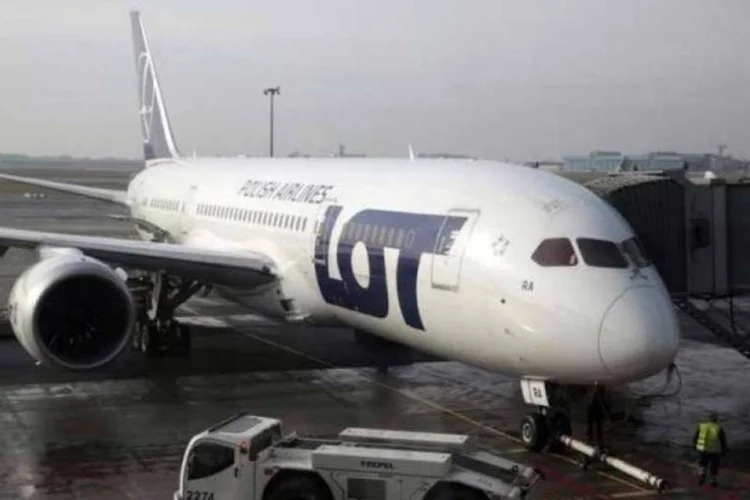 
	Avi&atilde;o da LOT: o sistema foi hackeado na tarde do domingo (21) e consertado apenas cinco horas depois
 (REUTERS)