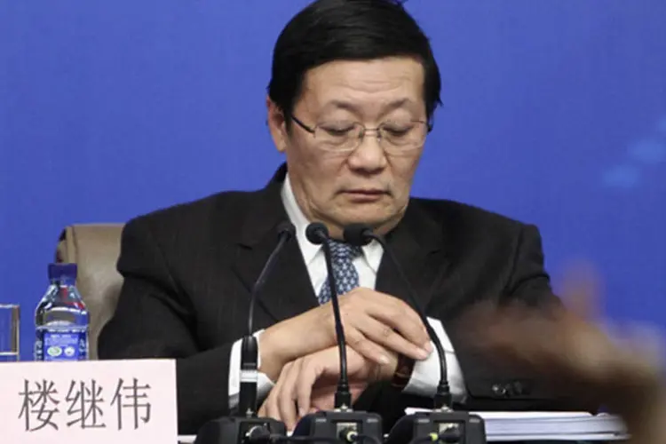 Lou Jiwei: "Digamos por exemplo que o crescimento econômico deste ano não seja 7,5 por cento, mas 7,3 por cento ou 7,2 por cento. Isso conta como cerca de 7,5 por cento? Sim, conta" (Reuters)