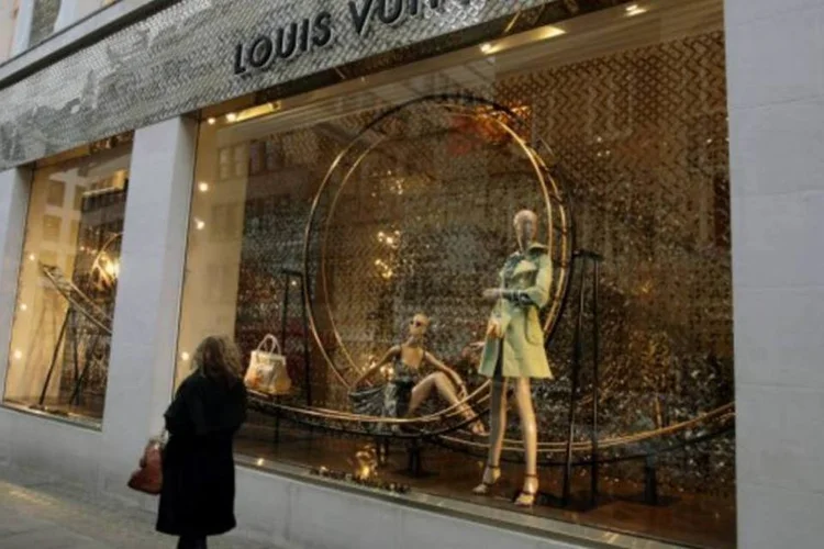 
	Loja da Louis Vuitton: A retirada come&ccedil;ou h&aacute; tr&ecirc;s anos
 (Getty Images)