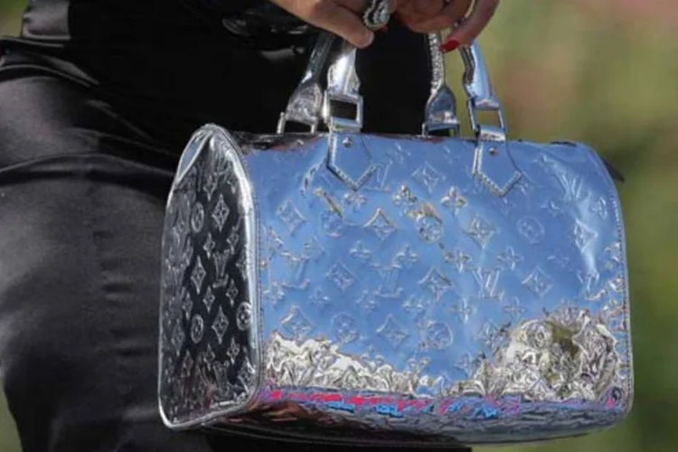 Bolsa Louis Vuitton: as maiores marcas estão redobrando os esforços para combater as vendas de itens falsificados e do mercado paralelo pela internet (Getty Images)