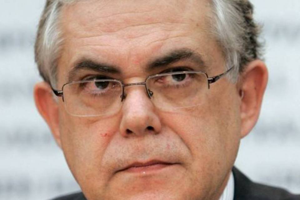 Merkel, Monti e Papademos confiam em acordo sobre resgate grego