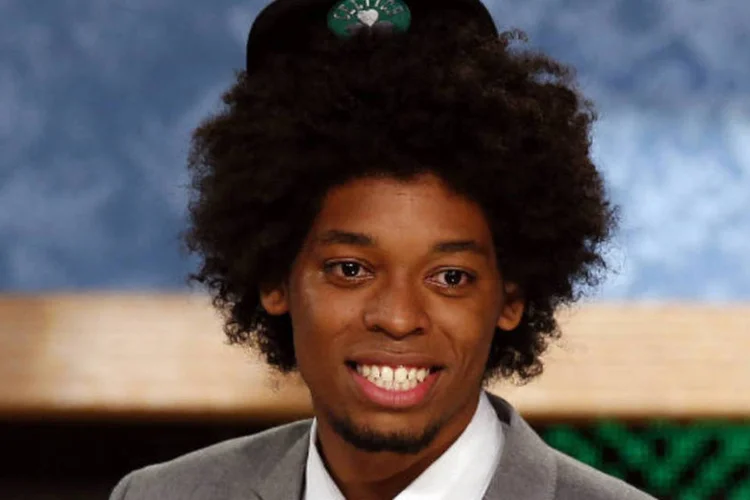 O jogador de basquete brasileiro Lucas Bebê é selecionado pelo Boston Celtics no Draft da NBA (REUTERS/Keith Bedford)