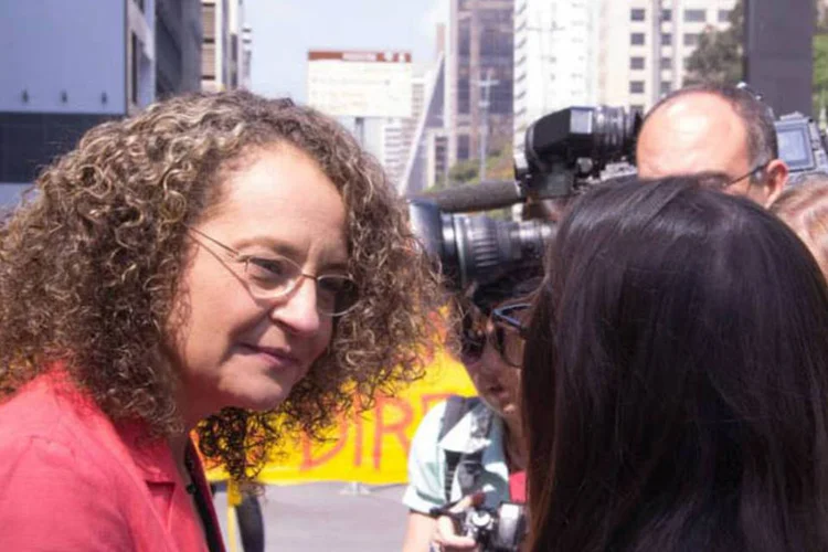Candidata à presidência Luciana Genro (PSOL) durante caminhada na AV. Paulista, em São Paulo (PSOL/Divulgação)