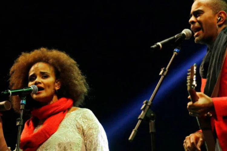  Jairzinho e Luciana Mello fazem homenagem ao pai, Jair Rodrigues, na Virada Cultural em São Paulo (Nelson Antoine/ Milenar Imagem)