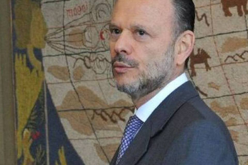 Coutinho: crise pode favorecer investimentos no Brasil