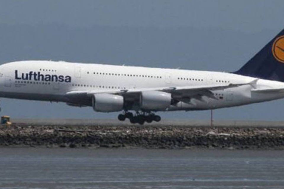 Funcionários de tripulação da Lufthansa anunciam greve