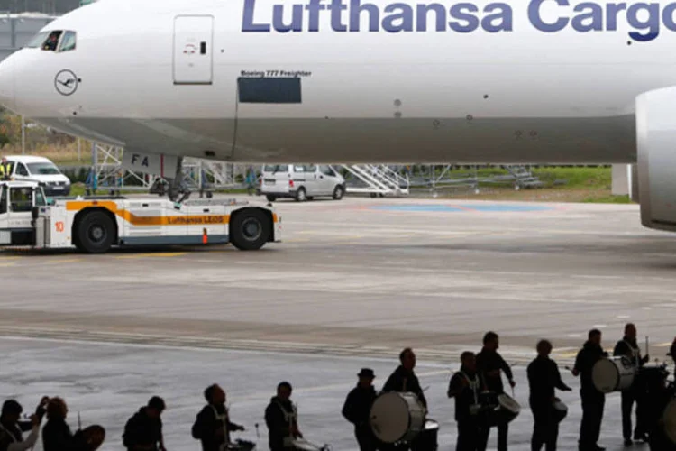 Lufthansa Cargo: companhia disse que espera usar uma cooperação bilateral próxima para impulsionar as oportunidades de crescimento em importantes rotas de frete no futuro (Ralph Orlowski/Bloomberg)