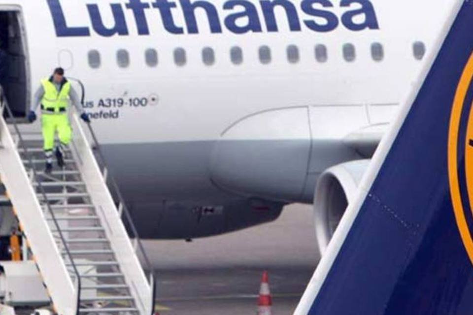Lufthansa tem queda de 36% no lucro operacional em 2012