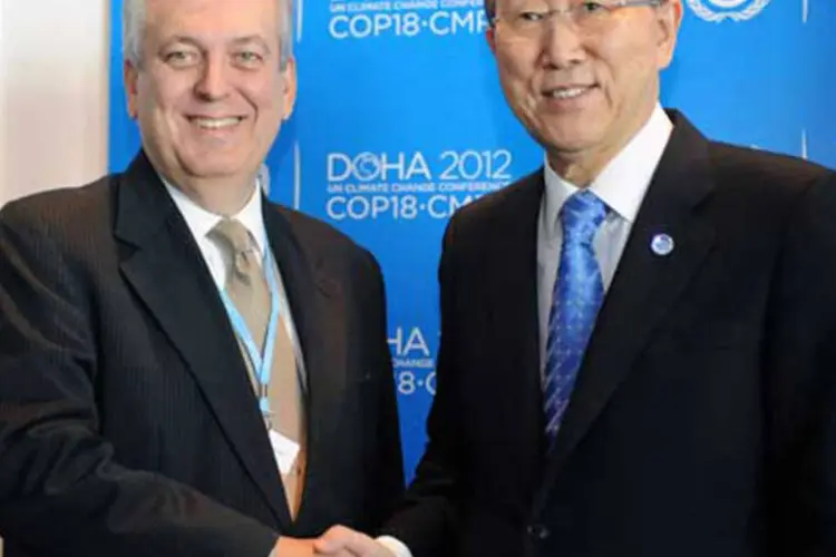
	Lu&iacute;s Alberto Figueredo, negociador-chefe do Brasil na COP18,&nbsp;e Ban Ki-moon
 (IISD)