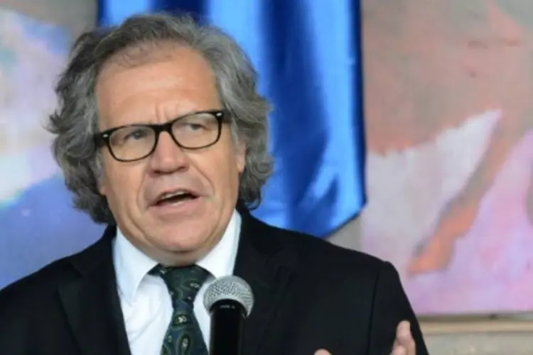 
	O secret&aacute;rio-geral da OEA, Luis Almagro: &quot;Se ultrapassou um n&iacute;vel que significa que &eacute; o fim da democracia. A comunidade internacional &eacute; clara ao pedir n&atilde;o mais tirania no c&eacute;u. Um c&eacute;u que j&aacute; n&atilde;o existe&quot;
 (Orlando Sierra/AFP)