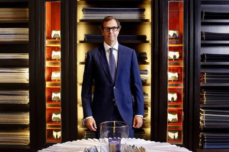 Luis Sans, dona da alfaiataria e loja de roupas Santa Eulalia, em Barcelona (Daniel Loewe via Bloomberg)