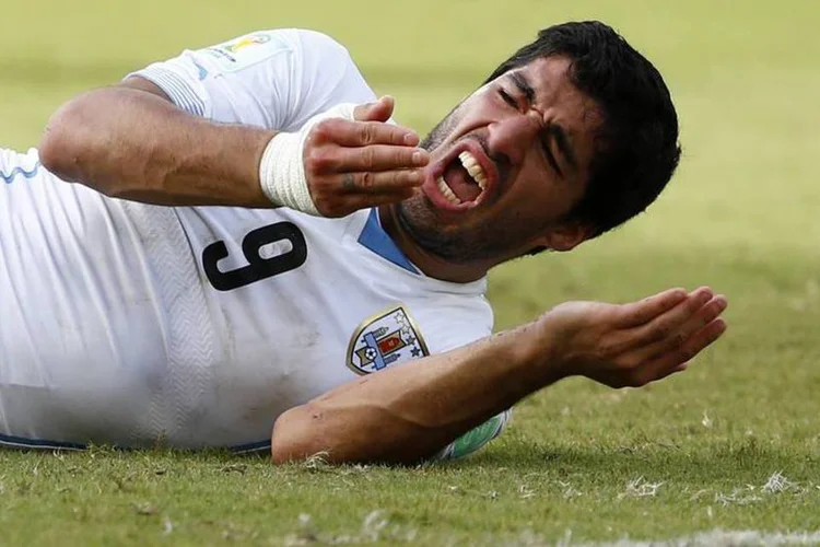 
	O uruguaio Luis Su&aacute;rez:&nbsp;&quot;recebemos a not&iacute;cia com perplexidade&quot;, disse comit&ecirc;
 (Tony Gentile/Reuters)