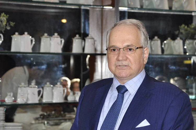 
	Luiz Edson Fachin: discuss&atilde;o sobre adiamento da argui&ccedil;&atilde;o do advogado come&ccedil;ou depois da leitura do parecer do senador &Aacute;lvaro Dias (PSDB-PR)
 (APLJ – Academia Paranaense de Letras Juricas)