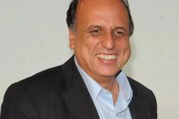 
	Luiz Fernando Pez&atilde;o, vice-governador do Rio: an&uacute;ncio foi feito durante reuni&atilde;o do governador S&eacute;rgio Cabral (PMDB) e Pez&atilde;o com prefeitos da Baixada
 (Renato Araujo/ABr)