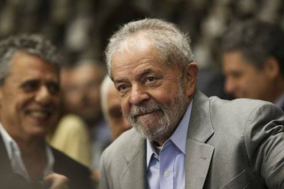 Lula diz que é "vítima quase de um massacre"