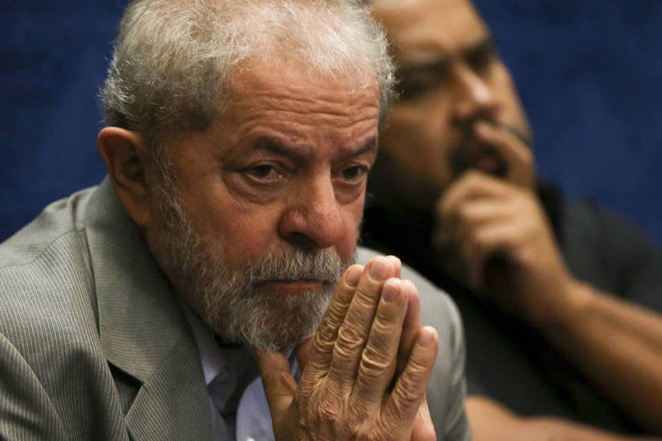 Lula é acusado de chefiar esquema que desviou R$ 87 mi