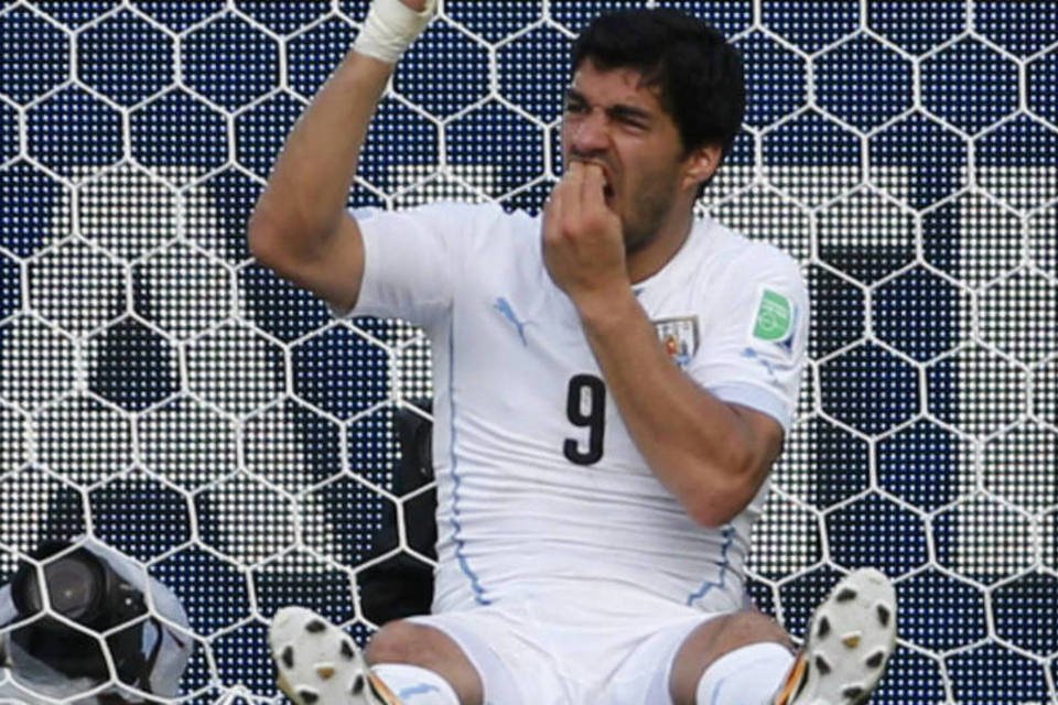 Punição aplicada a Suárez revolta jogadores uruguaios