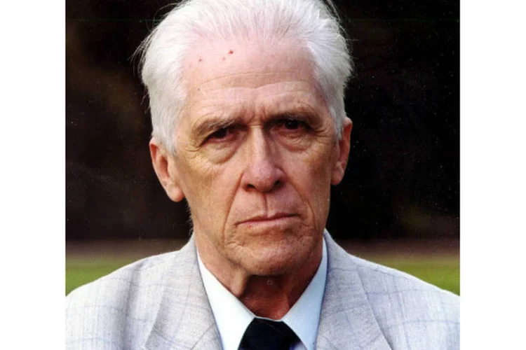 Luiz Alberto de Vianna Moniz Bandeira, escritor indicado ao Prêmio Nobel de Literatura de 2015 (Wikicommons)