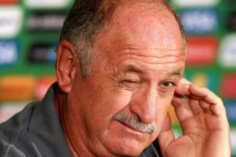
	Sobraram cr&iacute;ticas ao desempenho limitado da sele&ccedil;&atilde;o, principalmente no meio de campo
 (Getty Images/Scott Heavey)