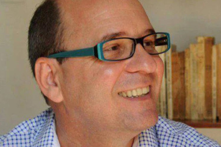
	Escritor brasileiro Luiz Ruffato: &quot;quando voc&ecirc; caminha pelas ruas do Brasil, v&ecirc; aquilo que l&ecirc; nos meus livros&quot;, disse em entrevista &agrave; Reuters
 (Adriana Vichi/Wikimedia Commons)