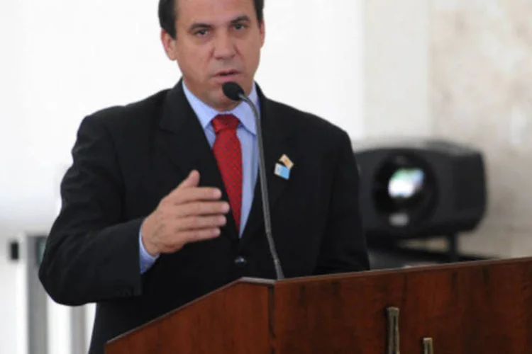 
	Luiz Marinho: o petista reiterou que confia na solidez das institui&ccedil;&otilde;es do Pa&iacute;s, como o TSE e o STF, portanto, n&atilde;o acredita que Dilma seja tirada do Pal&aacute;cio do Planalto antes do final de seu mandato
 (Agência Brasil)