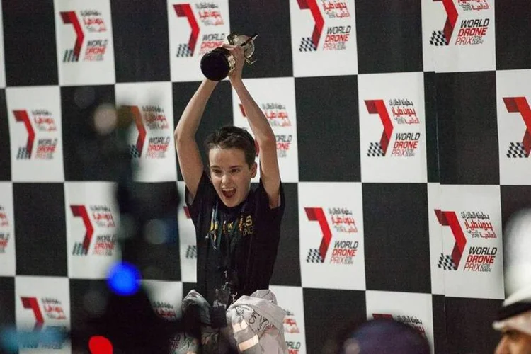 Luke Bannister: jovem venceu o World Drone Prix (Divulgação/World Drone Prix)