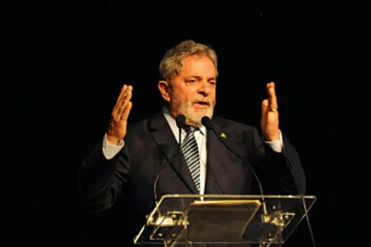 Lula disse que agora a questão da capitalização da Petrobras está sendo discutida pelo ministro da Fazenda e ANP (.)