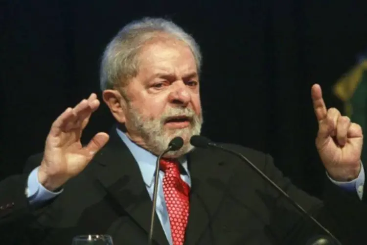 
	O ex-presidente Luiz In&aacute;cio Lula da Silva: al&eacute;m do tr&iacute;plex, a PF vem investigando um s&iacute;tio em Atibaia (SP), tamb&eacute;m sob suspeita de oculta&ccedil;&atilde;o de patrim&ocirc;nio pelo ex-presidente
 (Hugo Villalobos/AFP)