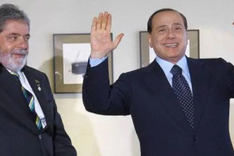 Lula e Berlusconi: presidente e primeiro ministro assinaram acordo de parceria estratégica em 12 de abril  (.)