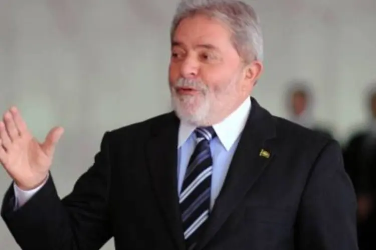 Quem também vai dialogar com as centrais sindicais é a equipe de Luiz Inácio Lula da Silva (.)