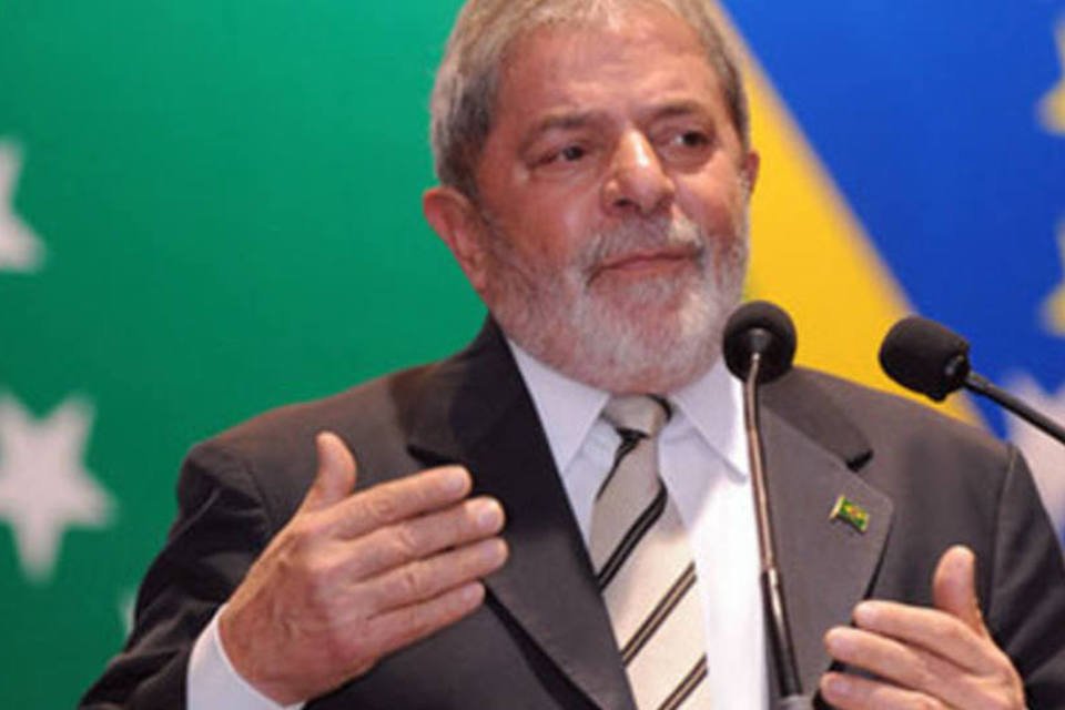 Ao inaugurar pré-sal, Lula culpa BP por desastre