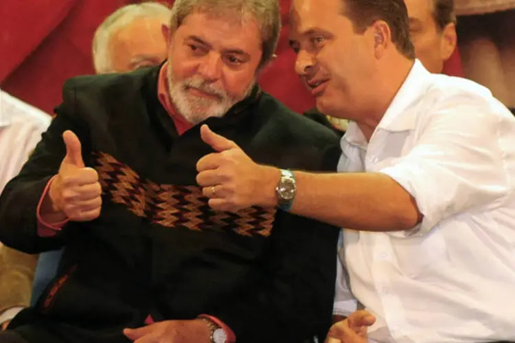 
	Lula e Eduardo Campos em Garanhuns em 2009: ex-presidente divulgaou nota em sua p&aacute;gina no Facebook
 (Aluísio Moreira/Divulgação)